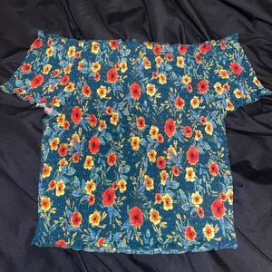 crop top , off the shoulders